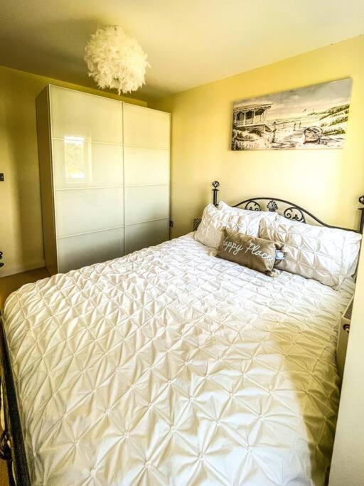 Soho Beach Apartment With Fabulous Sea View And 2 Minutes To The Beach With Free Parking And Netflix Μπόρνμουθ Εξωτερικό φωτογραφία