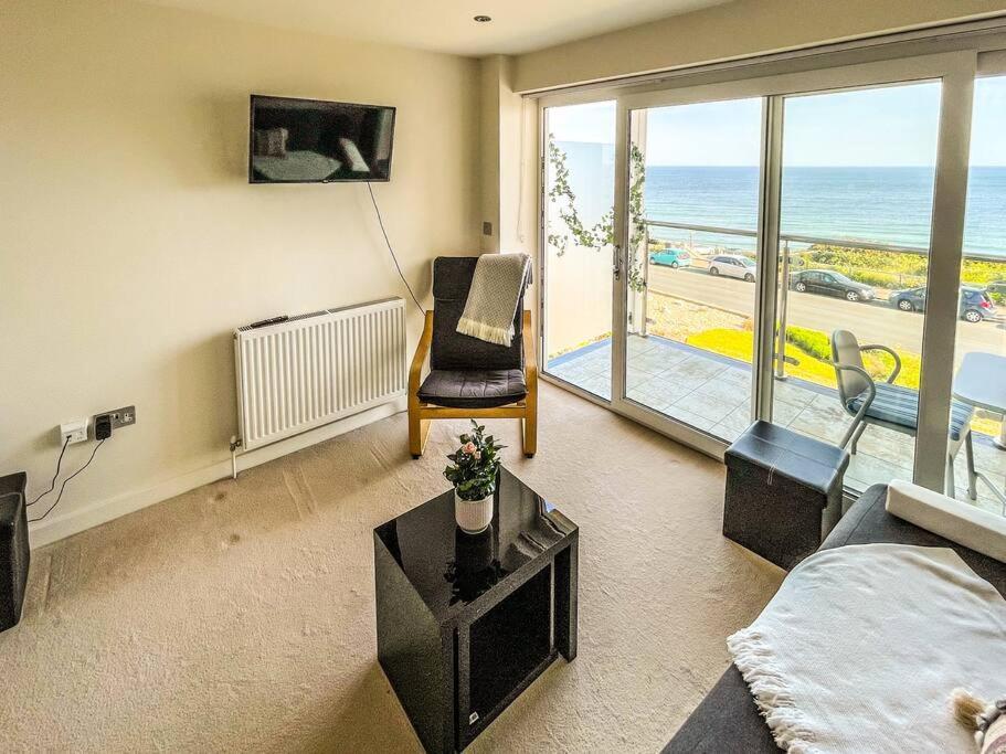 Soho Beach Apartment With Fabulous Sea View And 2 Minutes To The Beach With Free Parking And Netflix Μπόρνμουθ Εξωτερικό φωτογραφία