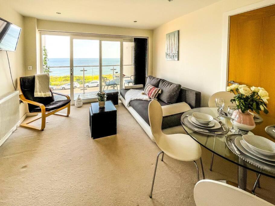 Soho Beach Apartment With Fabulous Sea View And 2 Minutes To The Beach With Free Parking And Netflix Μπόρνμουθ Εξωτερικό φωτογραφία